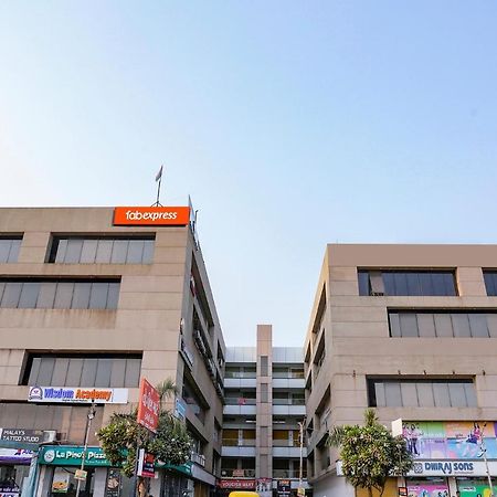 Hotel Fabexpress Blue Stone Surat Exterior foto