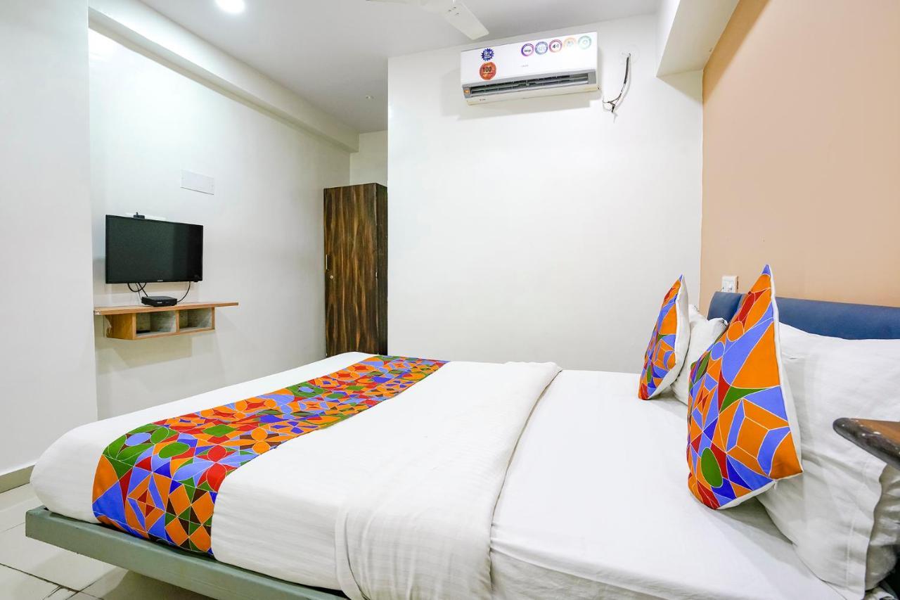 Hotel Fabexpress Blue Stone Surat Exterior foto
