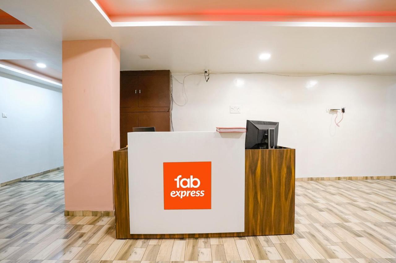 Hotel Fabexpress Blue Stone Surat Exterior foto