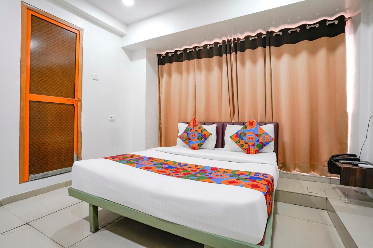 Hotel Fabexpress Blue Stone Surat Exterior foto
