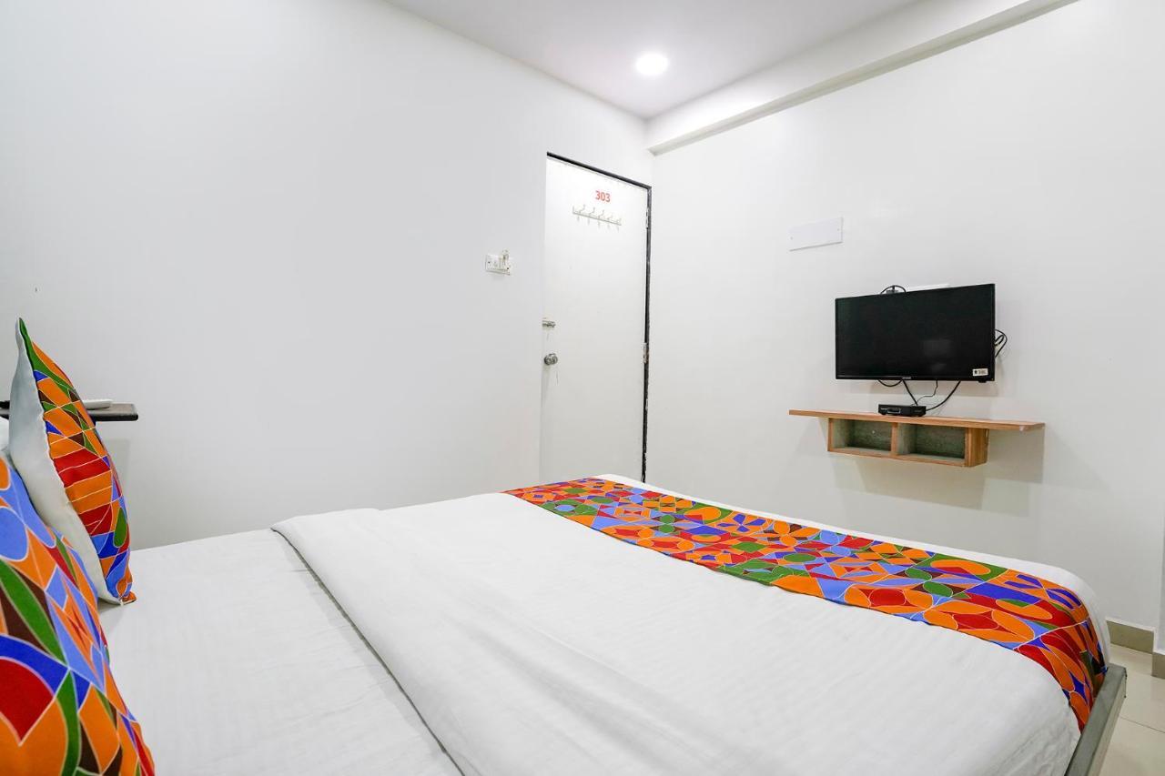 Hotel Fabexpress Blue Stone Surat Exterior foto