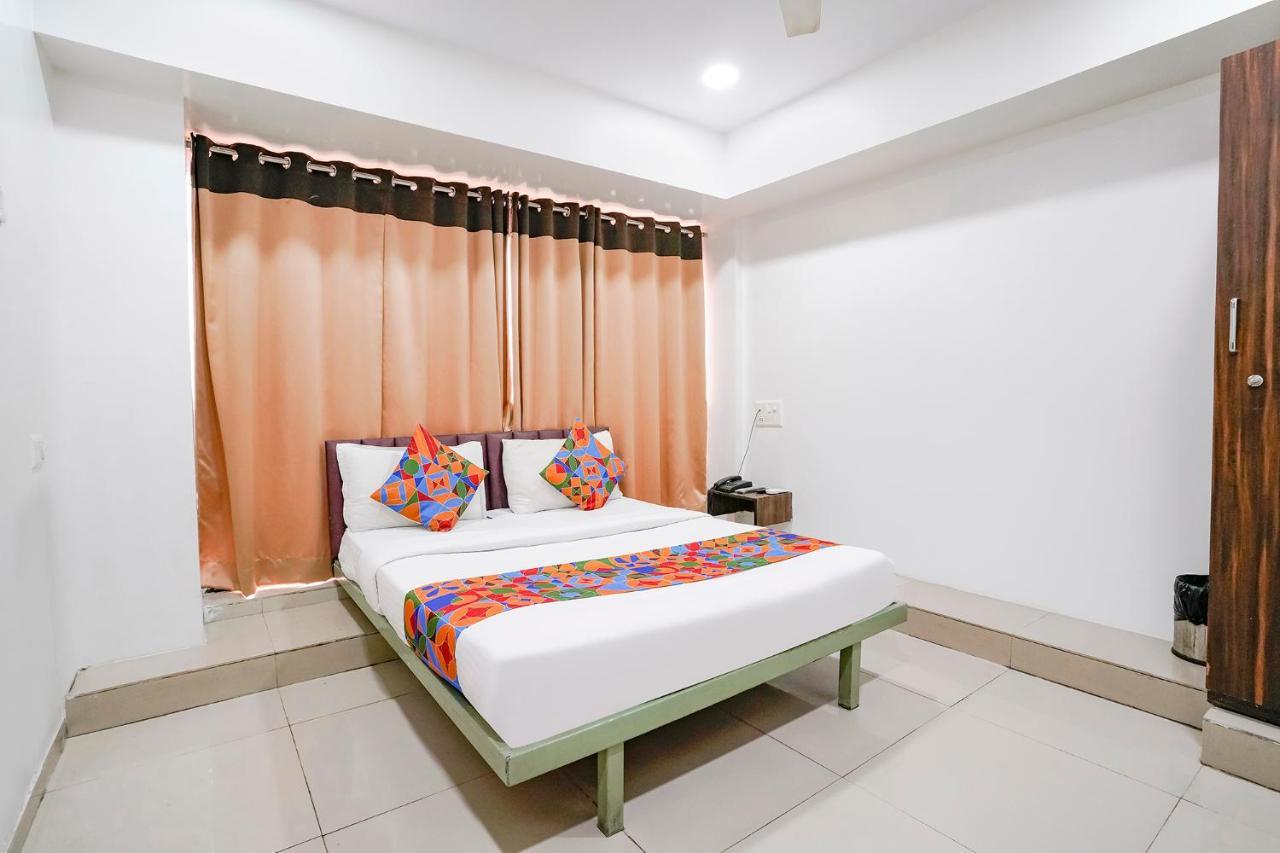 Hotel Fabexpress Blue Stone Surat Exterior foto