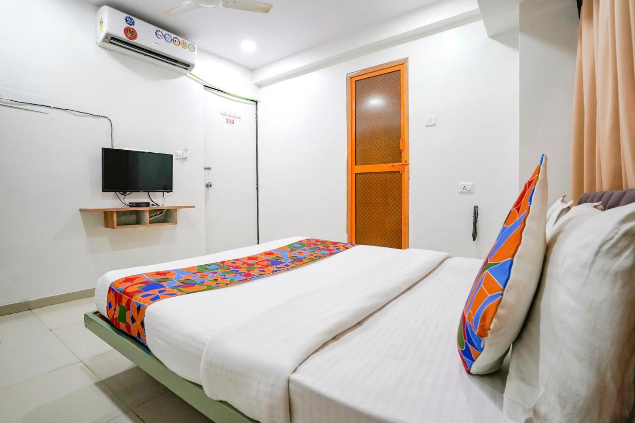 Hotel Fabexpress Blue Stone Surat Exterior foto