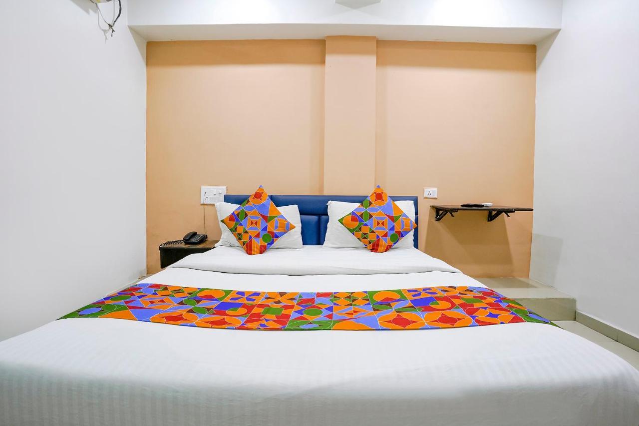 Hotel Fabexpress Blue Stone Surat Exterior foto